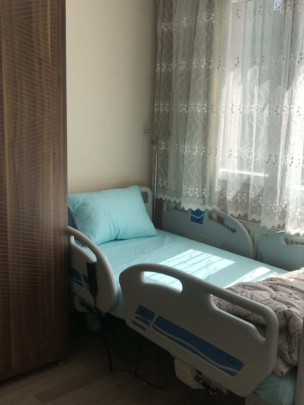 Platin İzmir Bayraklı Huzurevi ve Yaşlı Bakım Merkezi